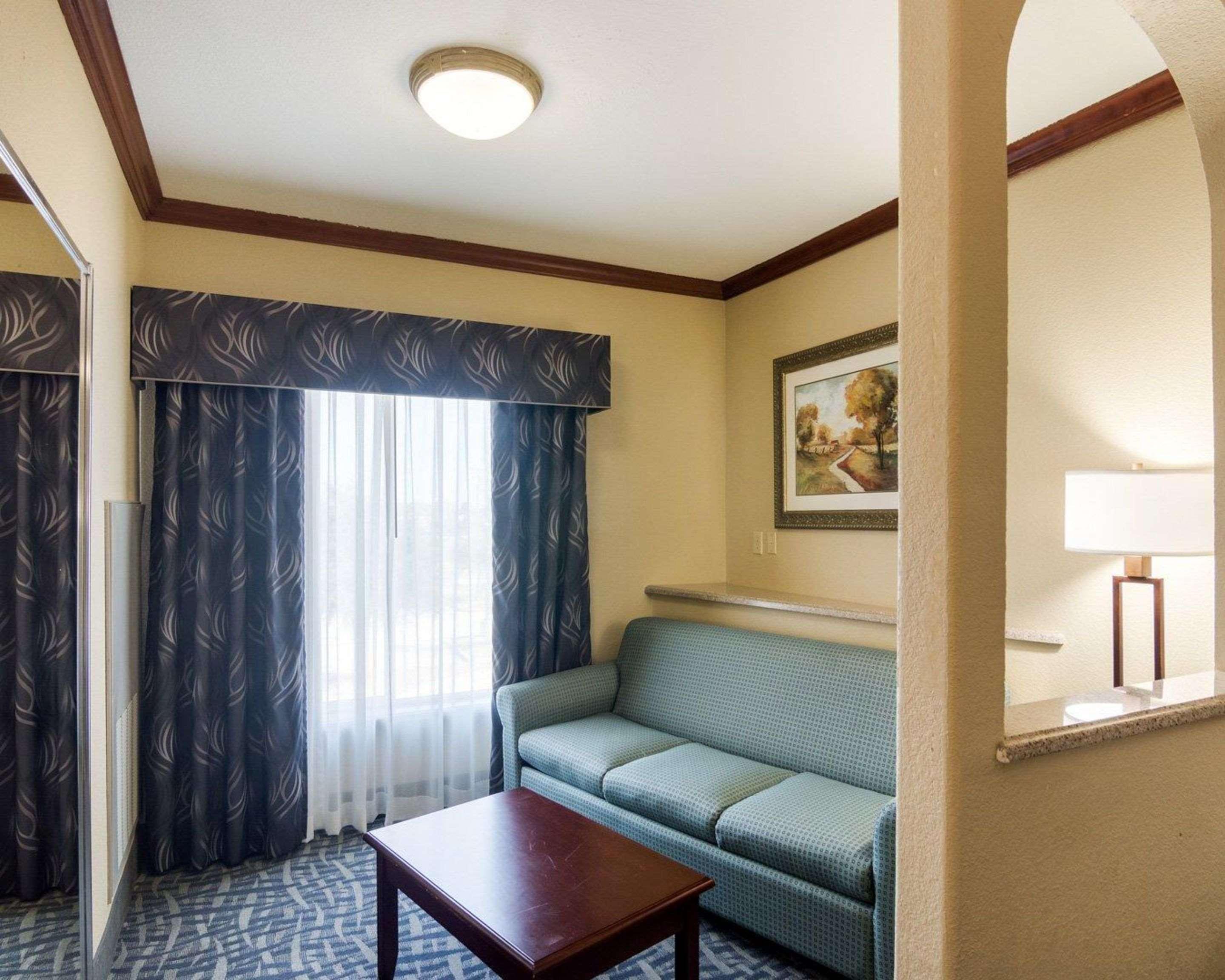 Comfort Suites Gainesville Buitenkant foto