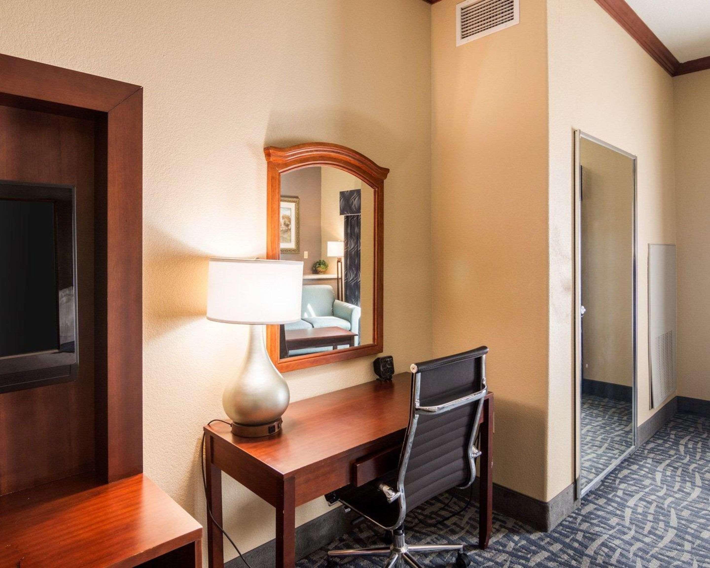 Comfort Suites Gainesville Buitenkant foto